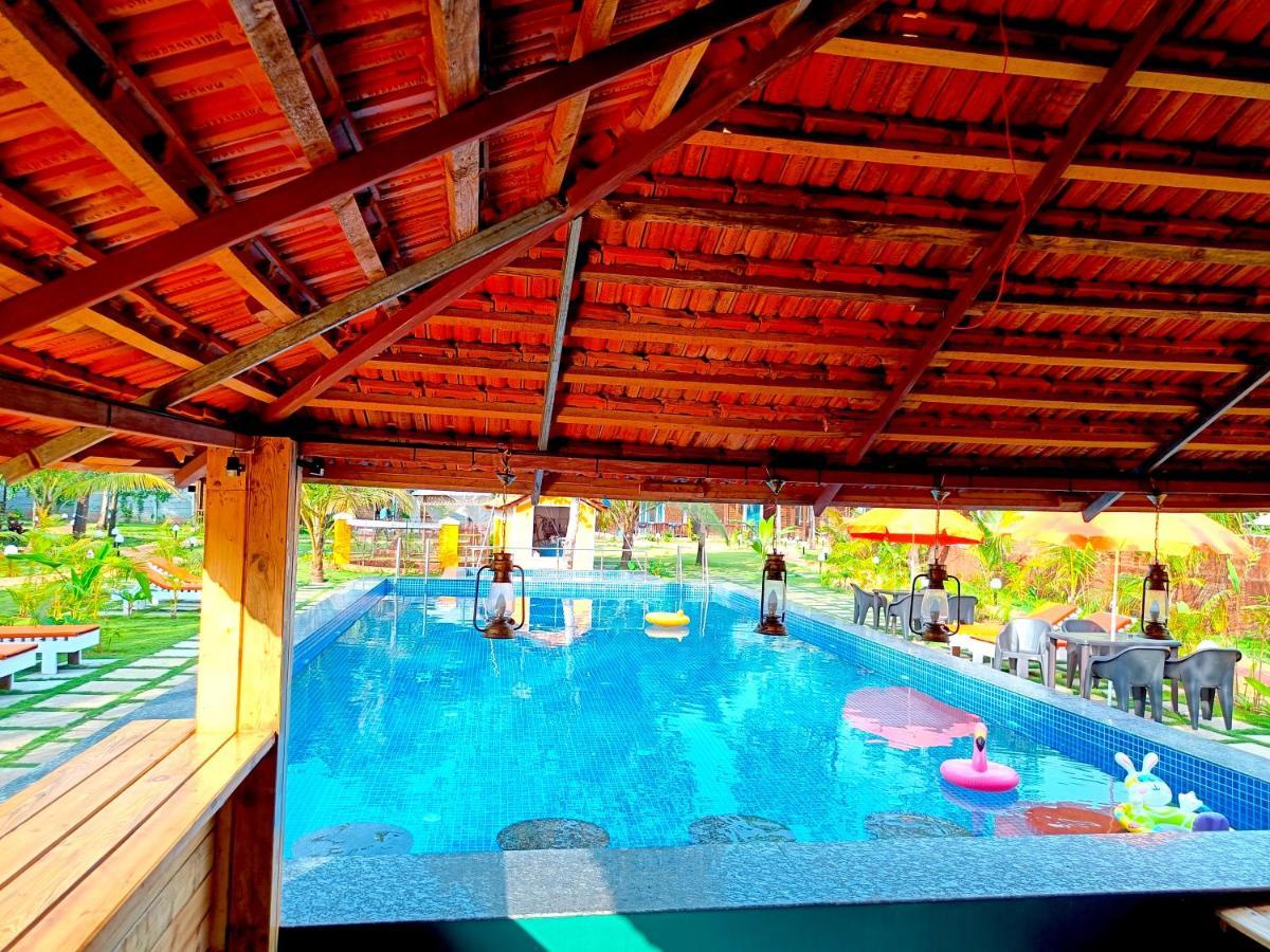 Coco Teros Resort Mandrem Exteriör bild